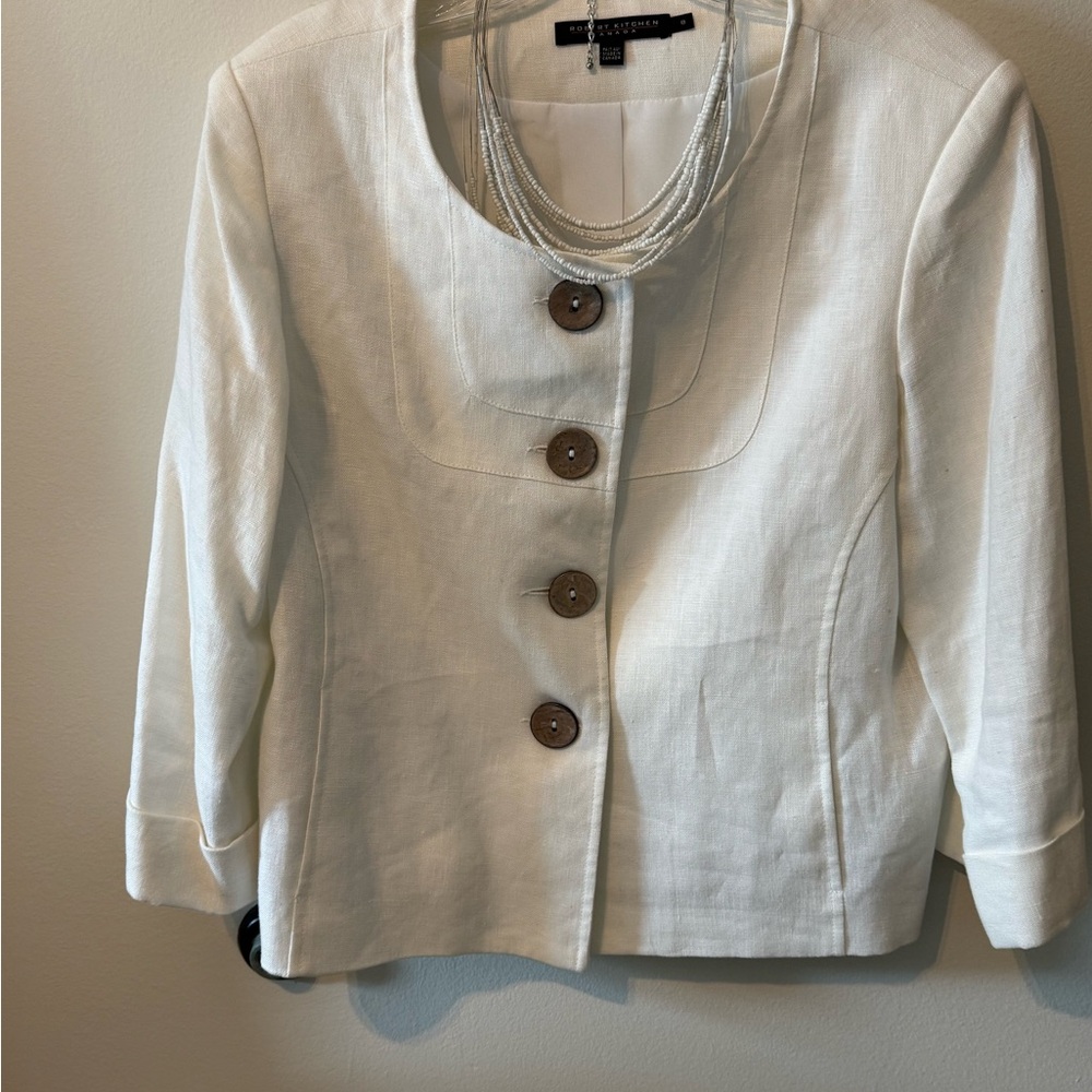 Women's White Linen Jacket with Shell Buttons - Picture 4 of 7